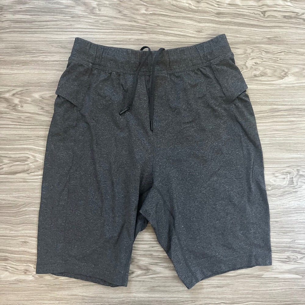 Lululemon Mens Gray Heather Athletic Training Shorts Drawstring Size M 9 Inseam